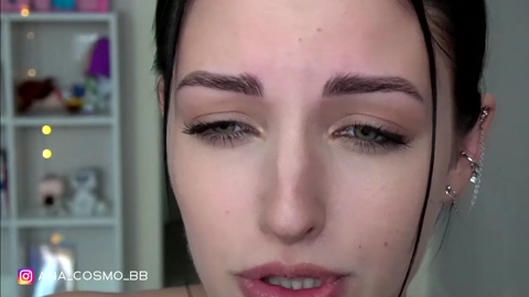 Model cosmo_bb - Videos Archive