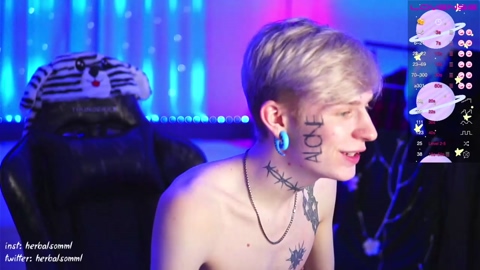 herbal_sommelier  21-03-2023 video kissing