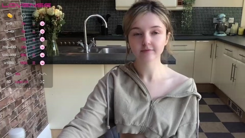 lucydelovely  22-03-2023 naughty Females