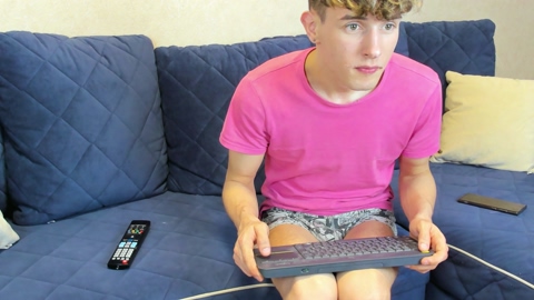 James_Mills  22-03-2023 video jackoff