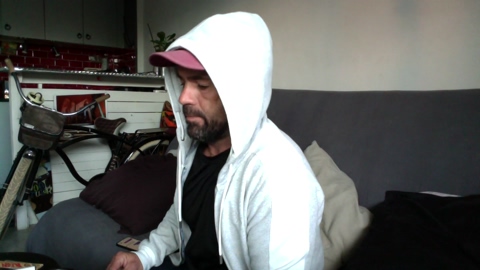 DJUX  24-03-2023 video kiss