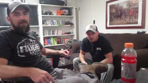 hardworkertn  04-04-2023 video kissing