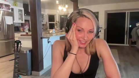kaileeshy 05-04-2023 Topless 