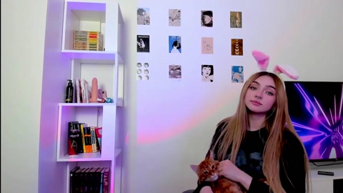 elizabeth__gray  15-04-2023 kiss Females