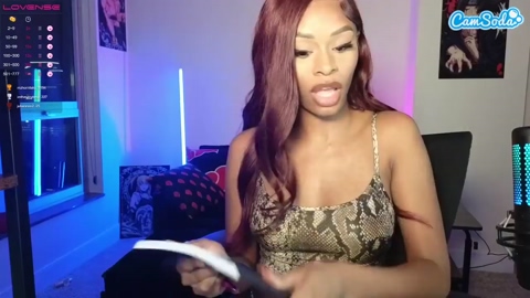 lovenzia 21-04-2023 lick CamSoda