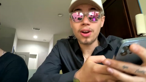 holdthesausagehostage  22-04-2023 video big