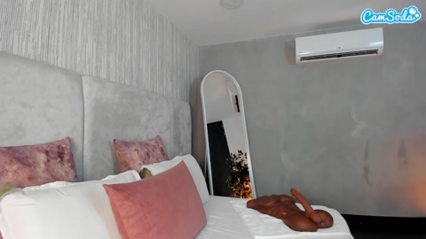 lauracriistina 22-04-2023 strip CamSoda