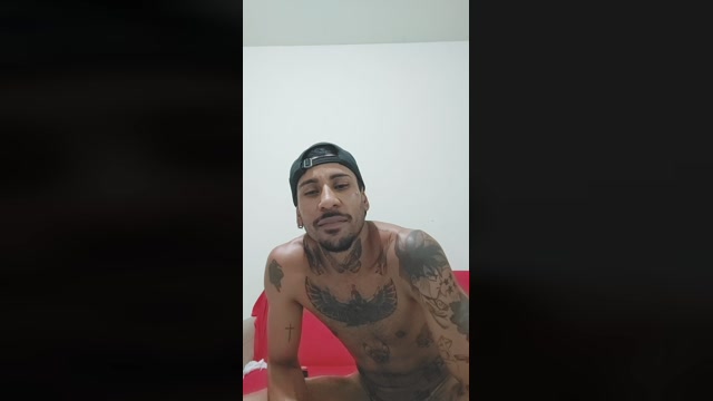 euurodrigues_1  02-05-2023 Recorded Video kissing