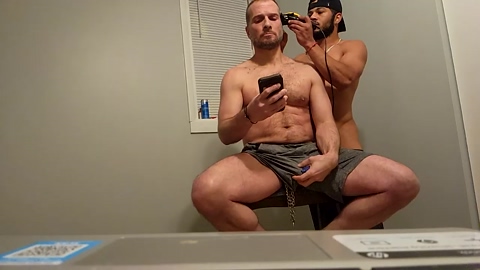 brokeredneck  09-05-2023 video fingers