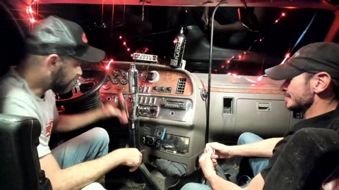 hardworkertn  13-05-2023 video gay