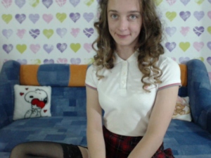 ShySchoolGrl 10-06-2018  Recorded Webcam