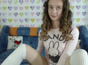 ShySchoolGrl  13-06-2018 Recorded Toys