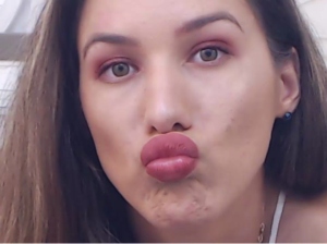 CyndyXLove  18-06-2018 Recorded Topless