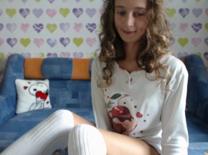 ShySchoolGrl  25-07-2018 Recorded Toys