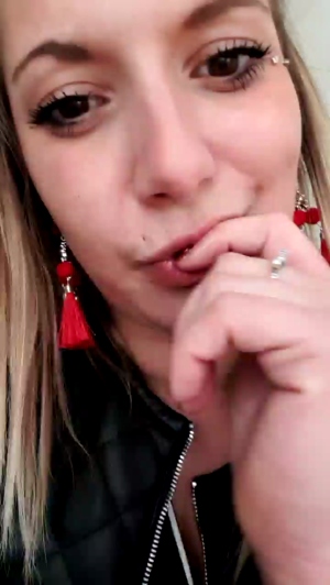 blondehotttt 22-10-2018 Cam  Recorded Toys