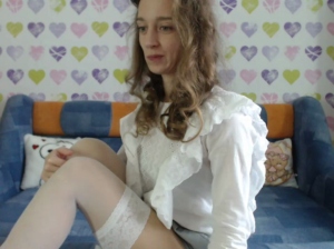 ShySchoolGrl 24-10-2018 Topless  Recorded Show