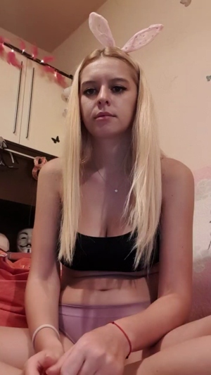 monikag 16-10-2019 Topless  Recorded Toys