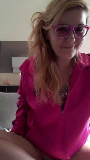 lauriehot  29-10-2019 Recorded Topless