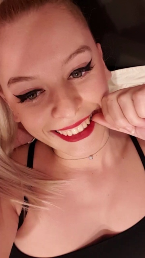 monikag  11-11-2019 Recorded Topless