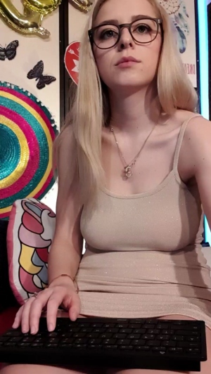 MonikaG 28-04-2020 Cam  Recorded Toys