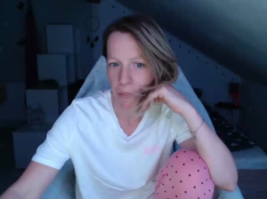 BlueEye_Girl  03-05-2020 Recorded Cam