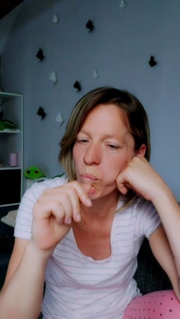 BlueEye_Girl  11-06-2020 Recorded Webcam