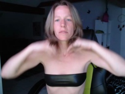 BlueEye_Girl 19-06-2020 Webcam  Recorded Cam