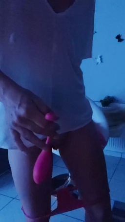 BlueEye_Girl 25-06-2020 Show  Recorded Nude