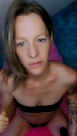 BlueEye_Girl  05-08-2020 Recorded Cam