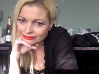 BlondandCurvy 30-09-2020 Topless  Recorded Naked