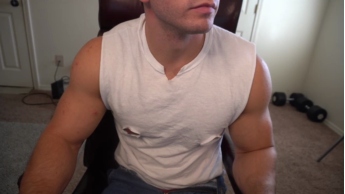 Hotmuscles6t9  30-09-2020 recorded video Topless