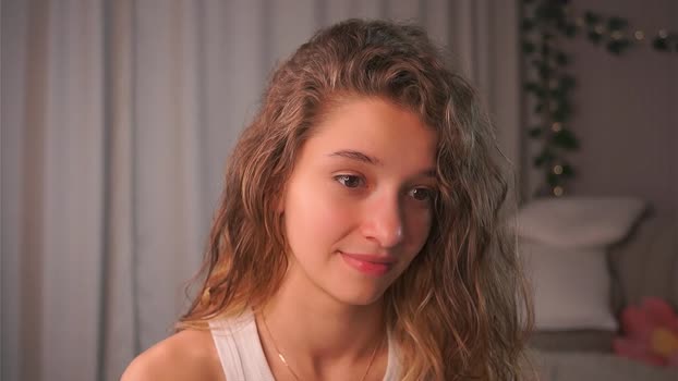 little_poetry Chaturbate Female 23-05-2025