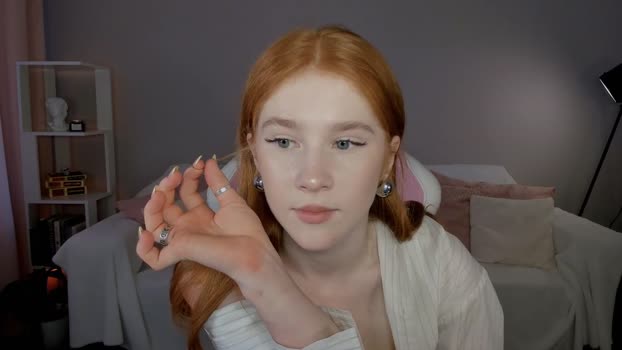 leahsthetics Chaturbate Female 29-05-2025